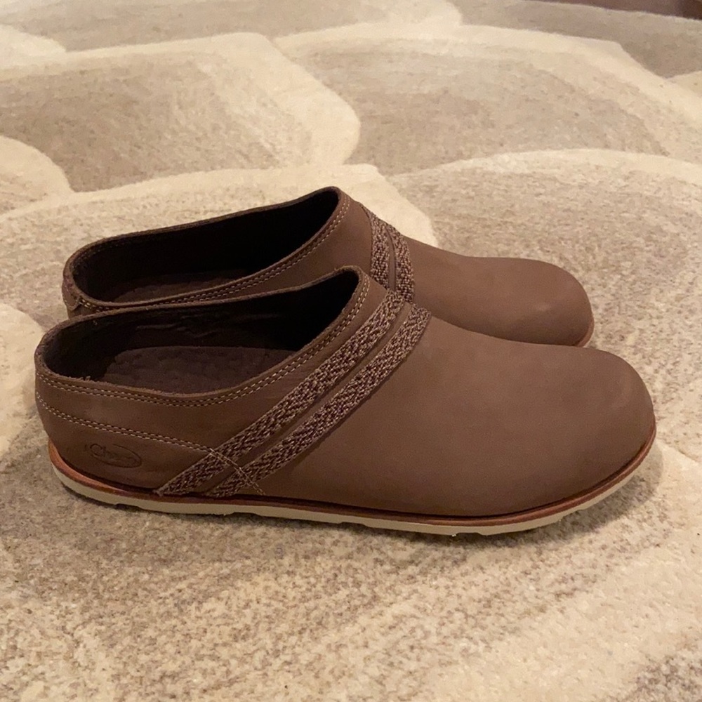 Women’s Chaco 9.5 Brown Slide on Shoes
